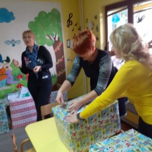 Dodela novogodišnjih paketa udruženju dece obolele od raka Nurdor-8