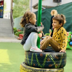 Igre u nasem dvoristu -009